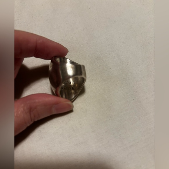 Silver or pewter oxidized ring with a smooth purple/amethyst stone. - Picture 6 of 9